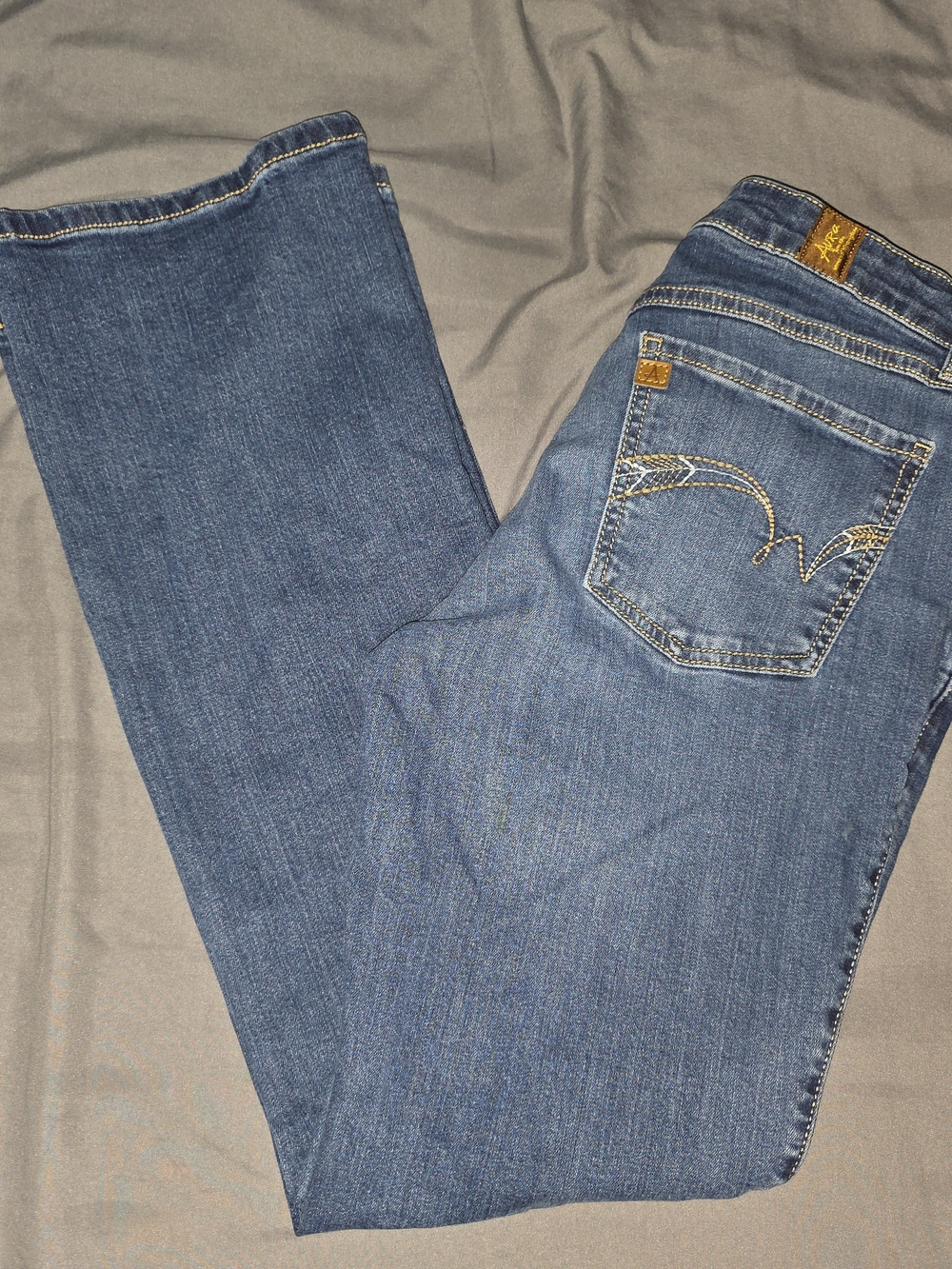 Aura Women's Straight-Leg Denim Jeans in Medium Blue 4 Short
